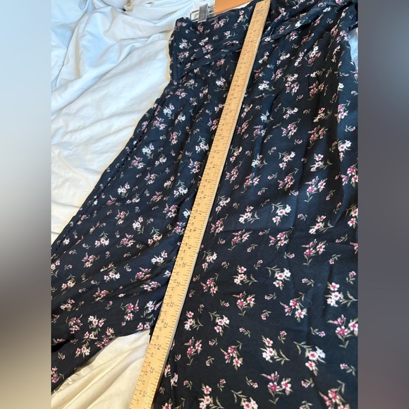 American Eagle NWT strapless black floral jumpsuit wide leg size small - Picture 8 of 13